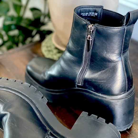 Dirty Laundry Origin Bootie (by Chinese Laundry) - Picture 5 of 5